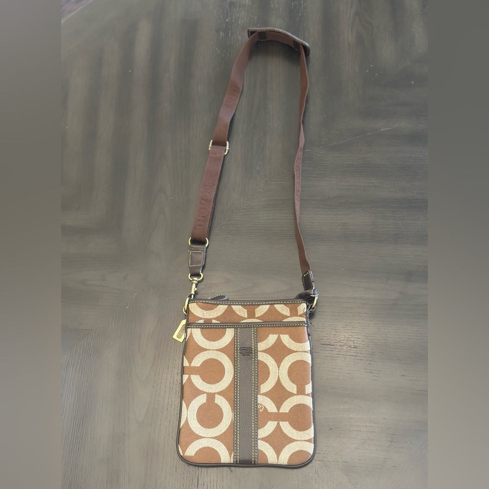 Y2K Vintage Coach Tan and Brown Crossbody Bag